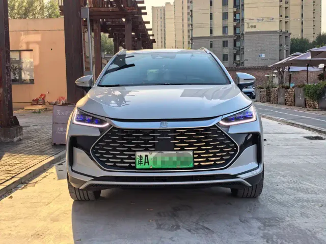 BYD Tang — Фото автомобиля 2