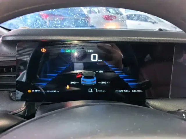 Roewe i5 — Фото автомобиля 11