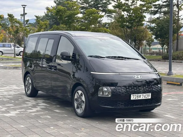Фотография автомобиля — Hyundai Staria
