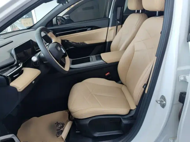 Geely Galaxy L6 — Фото автомобиля 14