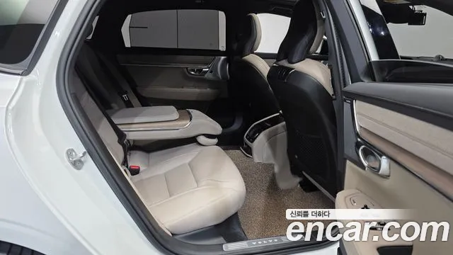 Volvo S90 — Фото автомобиля 12