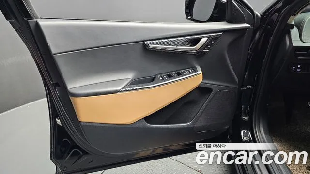 Kia EV6 — Фото автомобиля 24