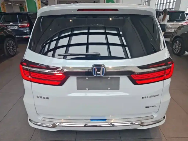 Honda Elysion 2024 2.0L e:HEV Luxury Edition — Фото автомобиля 5