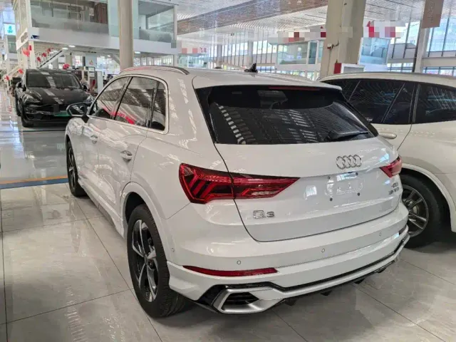 Audi Q3 — Фото автомобиля 4