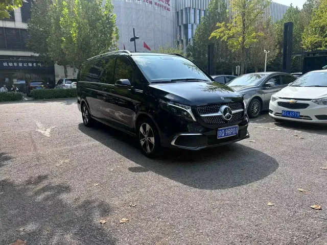 Mercedes-Benz V-Class — Фото автомобиля 2