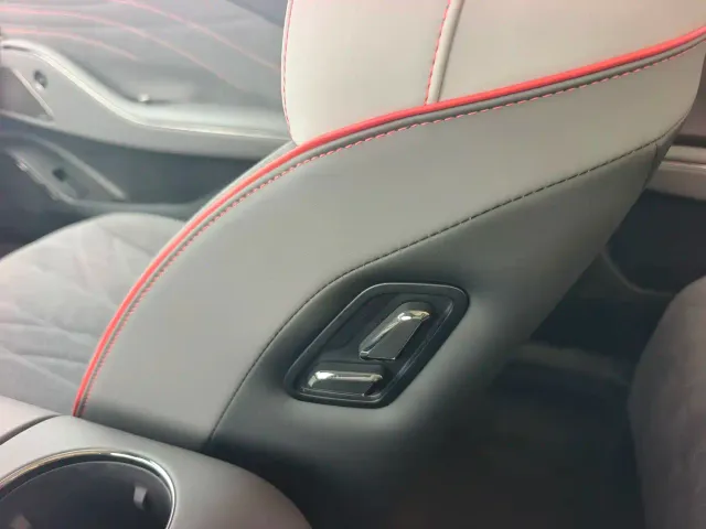 Geely Galaxy E8 — Фото автомобиля 11