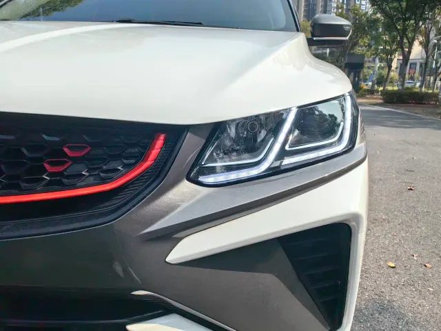 Geely Binyue 2021 1.4T DCT Diamond Edition — Фото автомобиля 16
