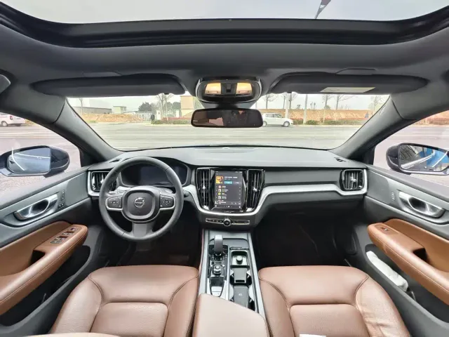 Volvo S60 — Фото автомобиля 4