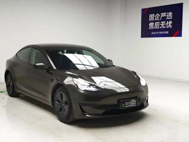 Tesla Model 3 — Фото автомобиля 3