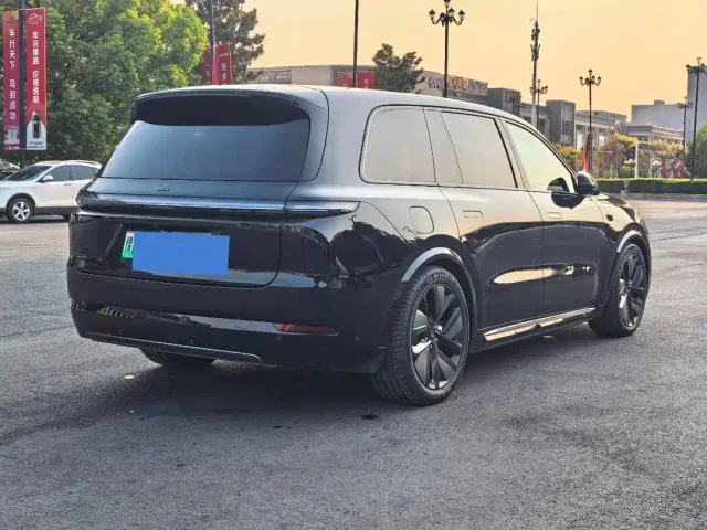 Li Auto L9 — Фото автомобиля 17