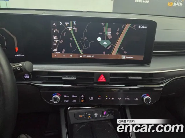 Kia K5 Новый K5 3 поколение 2.0 LPi(Для проката) — Фото автомобиля 10