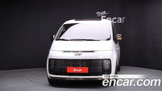 Hyundai Staria Staria 4WD Lounge 9 мест — Фото автомобиля 3