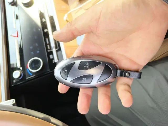 Hyundai Santa Fe — Фото автомобиля 8