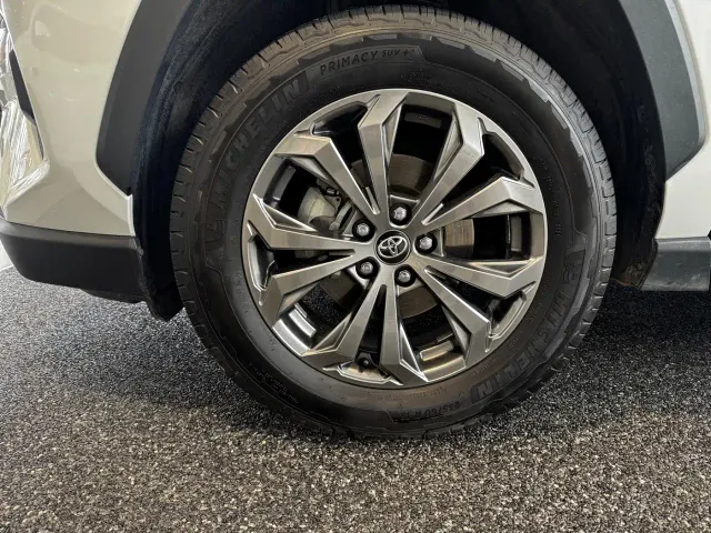 Toyota RAV4 — Фото автомобиля 4