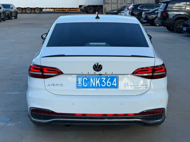Volkswagen Lavida — Фото автомобиля 5