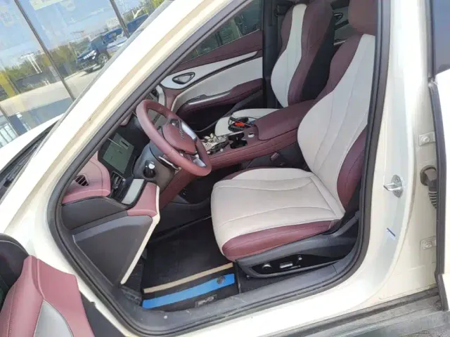 BYD Seal 07 DM-i — Фото автомобиля 14