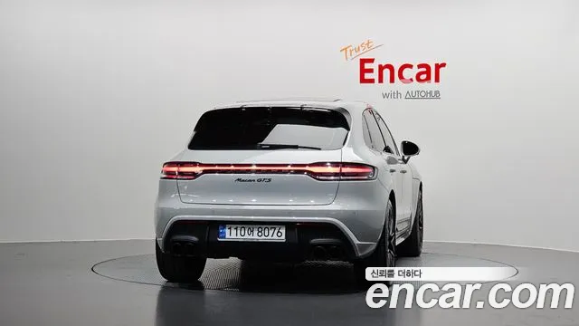 Porsche Macan — Фото автомобиля 4