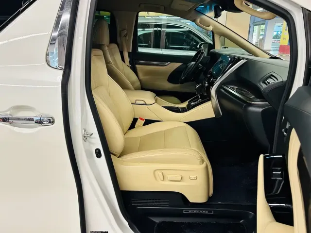 Toyota Alphard — Фото автомобиля 15
