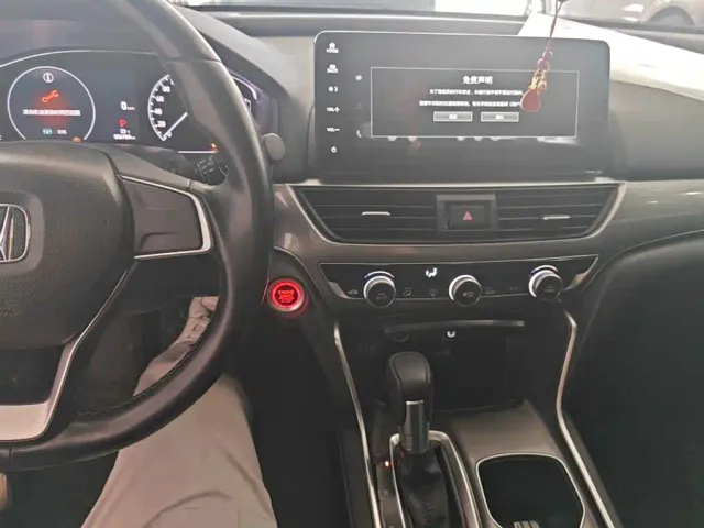 Honda Accord — Фото автомобиля 12