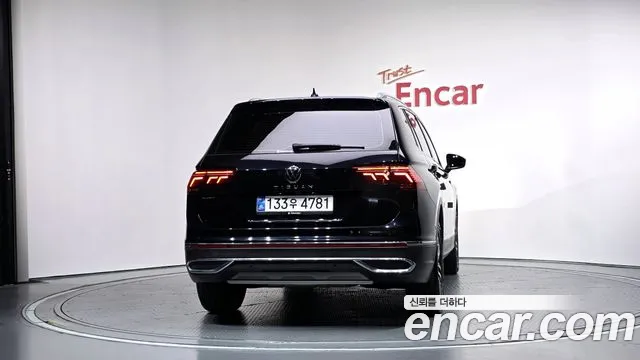 Volkswagen Tiguan — Фото автомобиля 4