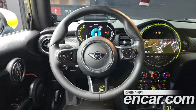 MINI Cooper Electric — Фото автомобиля 19