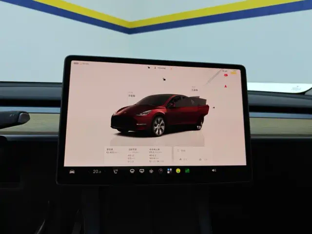 Tesla Model Y — Фото автомобиля 13