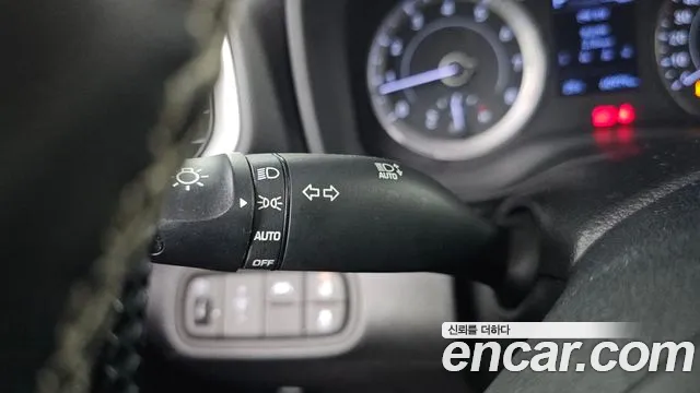 Hyundai Venue — Фото автомобиля 28