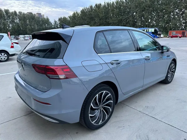 Volkswagen Golf — Фото автомобиля 19