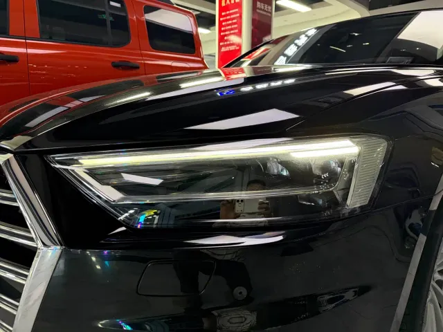 Audi A8 — Фото автомобиля 12