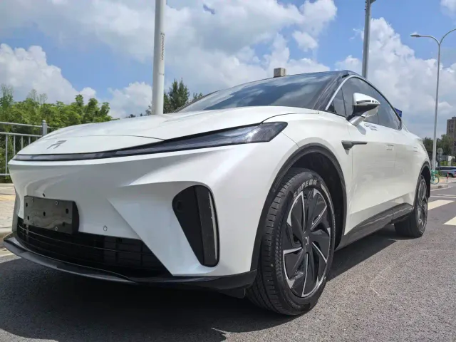 Фотография автомобиля — Roewe Feifan R7