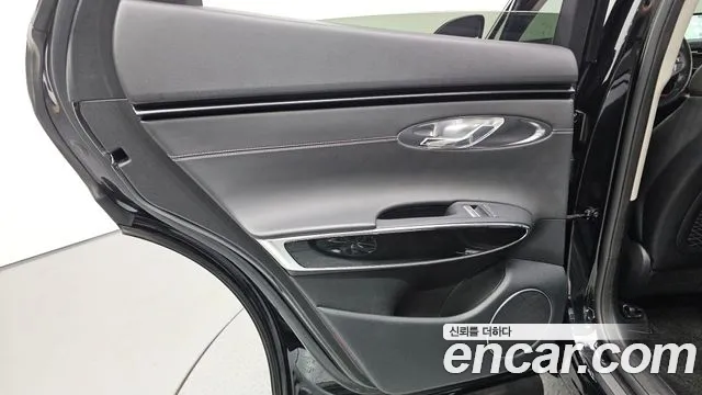 Genesis GV70 2.5T Бензин AWD — Фото автомобиля 6