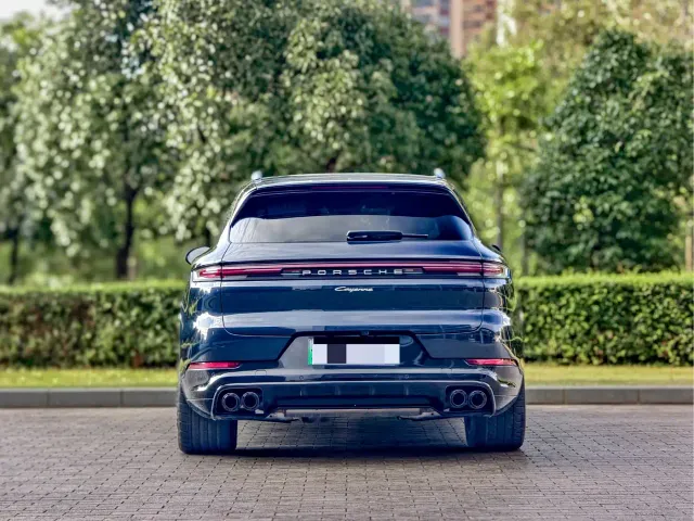 Porsche Cayenne — Фото автомобиля 7