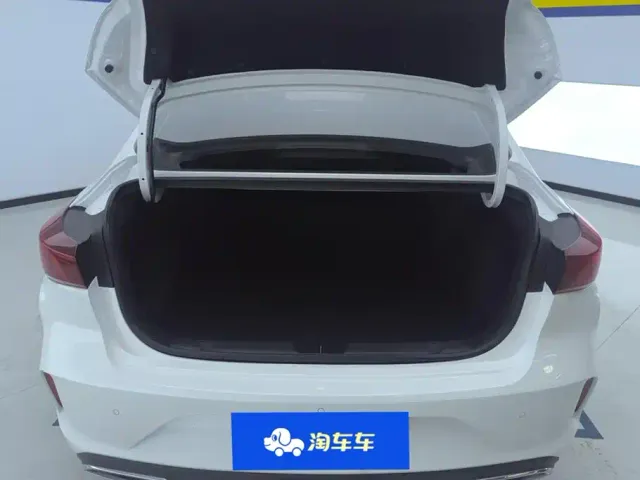 Changan Eado — Фото автомобиля 4