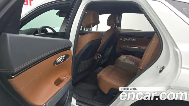 Genesis GV70 — Фото автомобиля 11