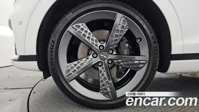Genesis GV70 — Фото автомобиля 5