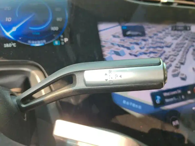 Mercedes-Benz EQS — Фото автомобиля 16