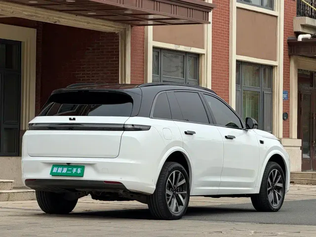 Li Auto L7 — Фото автомобиля 8