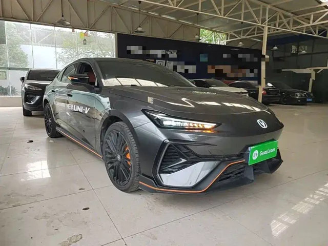 Changan UNI-V — Фото автомобиля 3