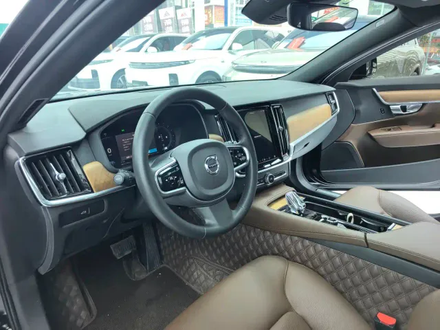 Volvo S90 — Фото автомобиля 6