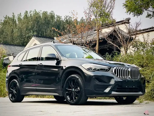BMW X1 — Фото автомобиля 3