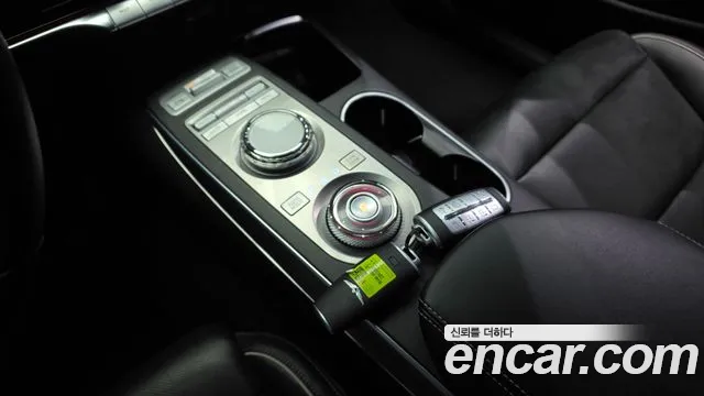 Genesis GV70 2.5T Бензин AWD — Фото автомобиля 8