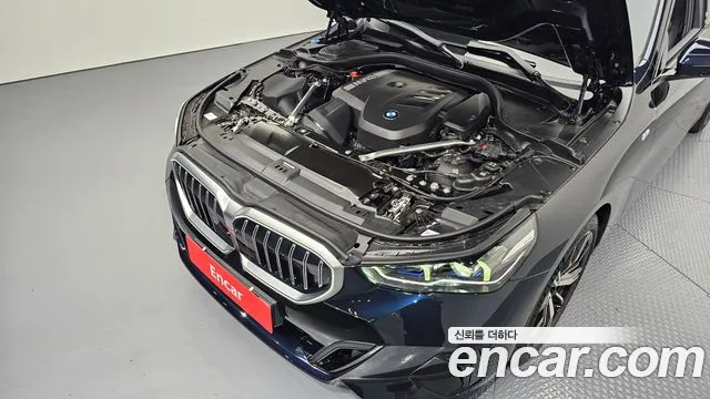 BMW 5-Series 5 серия (G60) 530i xDrive M Sport — Фото автомобиля 5