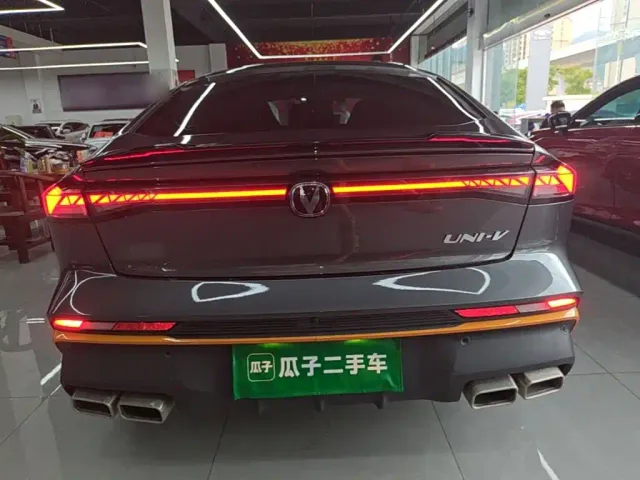 Changan UNI-V — Фото автомобиля 5