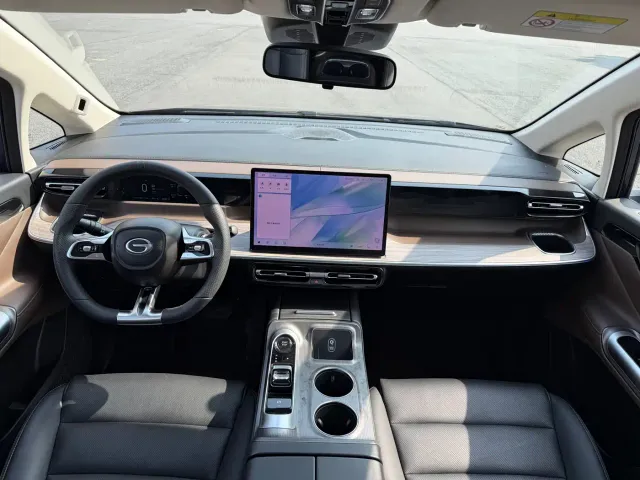 GAC Trumpchi E8 — Фото автомобиля 10
