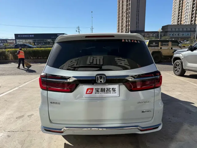 Honda Elysion — Фото автомобиля 9