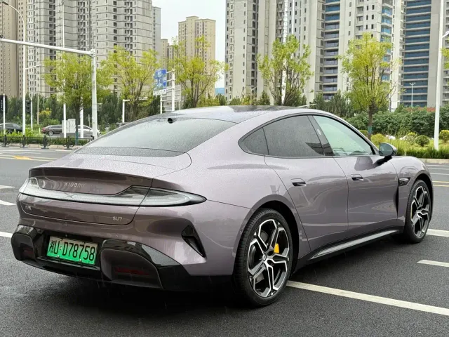 Xiaomi SU7 — Фото автомобиля 13