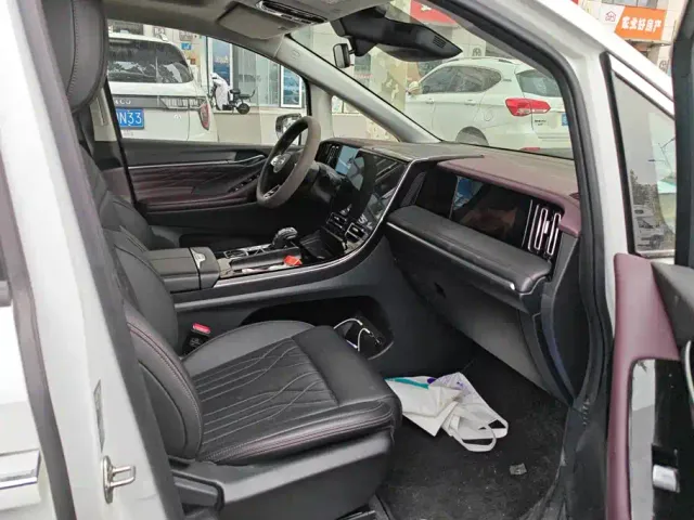 GAC Trumpchi M8 — Фото автомобиля 8