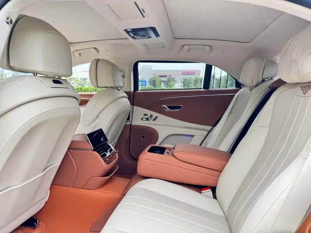 Bentley Flying Spur Plug-in Hybrid 2026 Model 4.0T V8 Standard Edition — Фото автомобиля 12