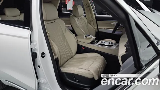 Genesis GV70 — Фото автомобиля 15