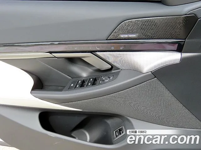 BMW 5-Series — Фото автомобиля 12